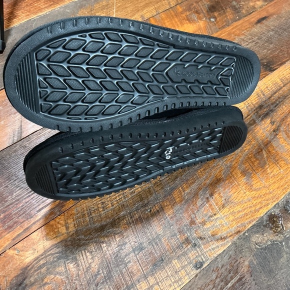 Koolaburra by UGG Classic Short Black Suede Shearling Boots Women’s Size 9 Winte - Picture 7 of 8